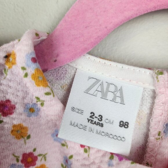 Zara Kids pink dress size 2-3 years Textured fabric flutter sleeves - Picture 3 of 9